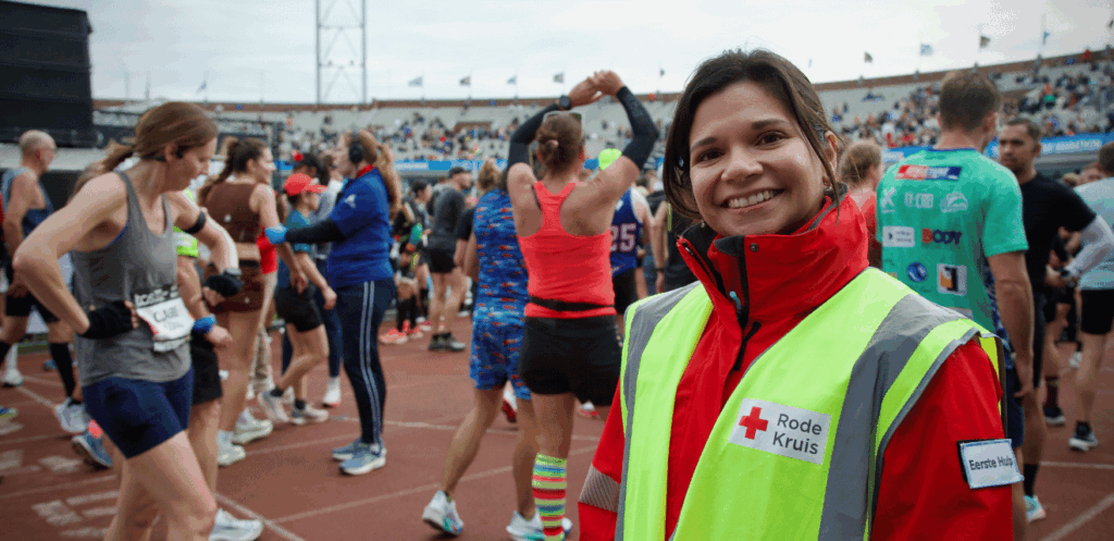Marathon Amsterdam vrijwilliger Rode Kruis