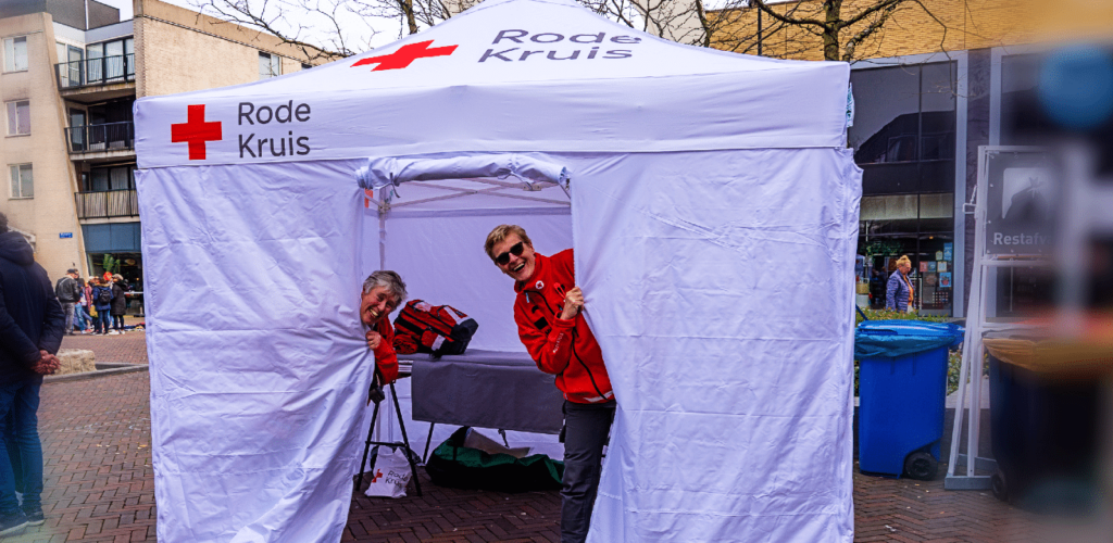 Rode Kruis-vrijwilligers bij een evenement in Flevoland.
