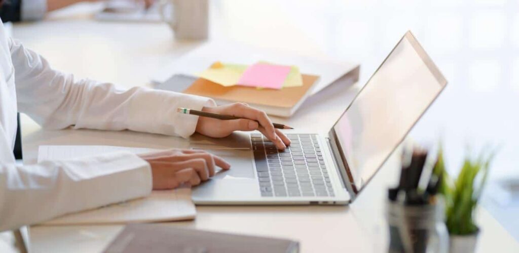 laptop the netherlands red cross