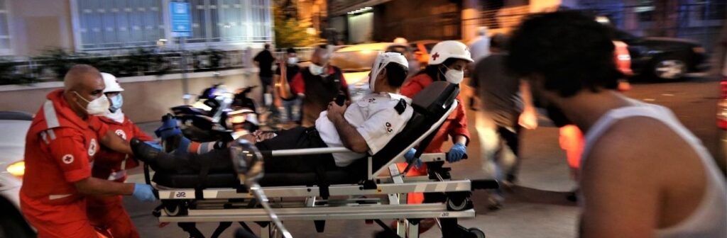 Rode Kruis hulpverleners meteen ter plaatse na explosie Beiroet