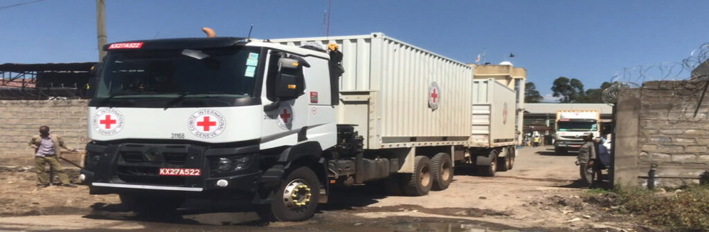 vrachtwagen rode kruis mekkele