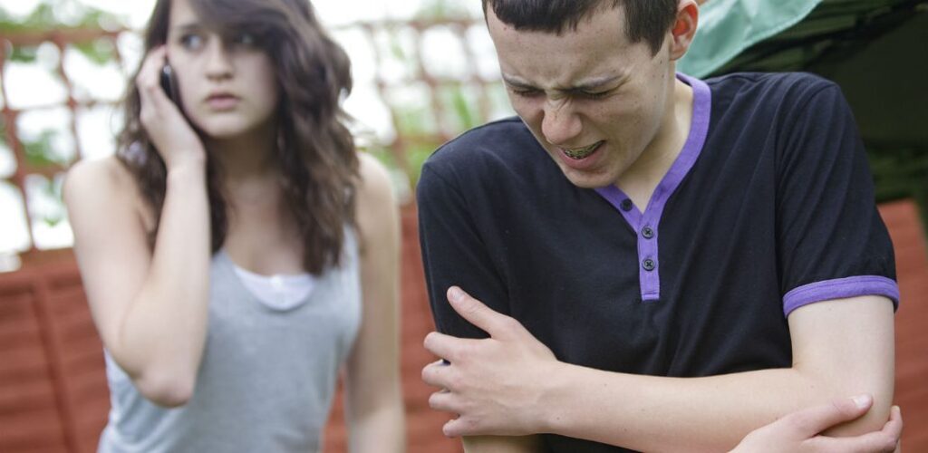 Gebroken of gekneusde rib Rode Kruis Nederland