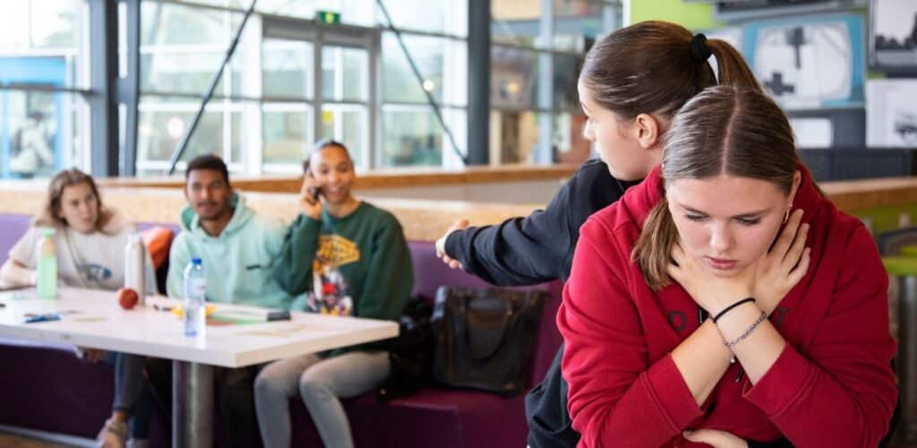 Onderwijs EHBO cursus levensreddend handelen ernstige verslikking Rode Kruis