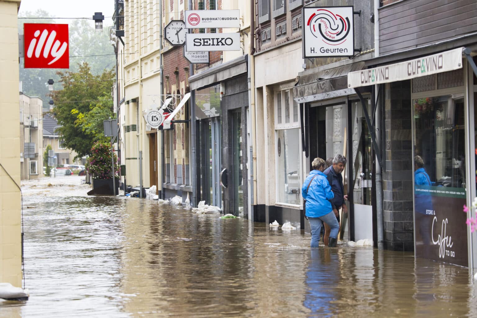 Nederlanders amper voorbereid op overstromingen Rode Kruis Nederland