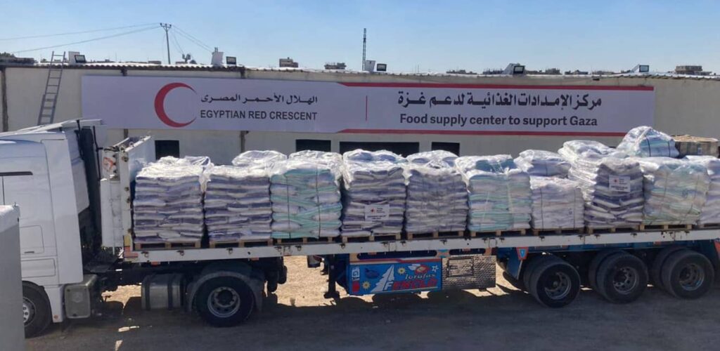 Hulpverlening Egyptische Rode Halve Maan voor Gaza - Rode Kruis