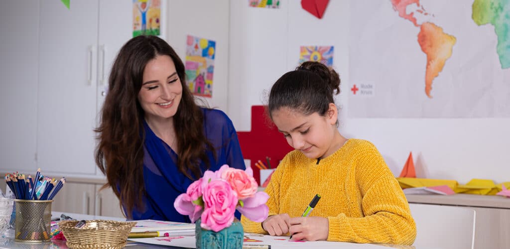 Ambassadeur Jill Schirnhofer van het Rode Kruis in nieuwe videoserie Regenboog Routes