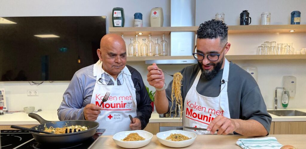 Koken met Mounir, te gast is Chander die leeft in voedselarmoede