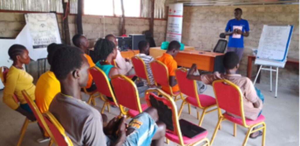 Het Rode Kruis gaat in gesprek met jongeren om te praten over geweld tegen vrouwen.