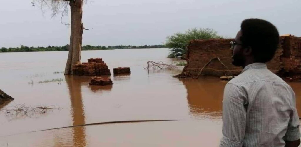 Mohamed bij de Nijl in Soedan - Rode Kruis