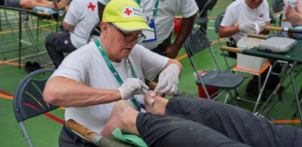 Rode Kruis helpt bij de 4daagse in Nijmegen