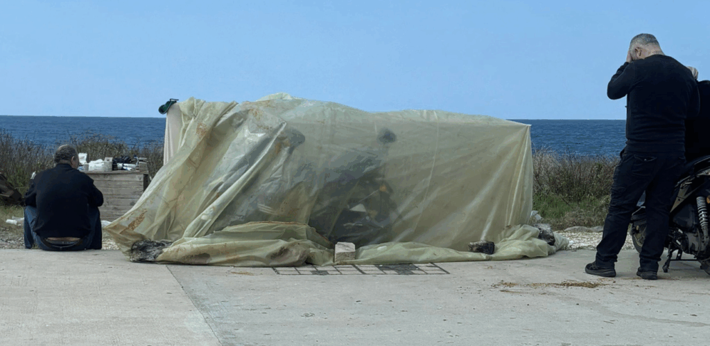 Mensen die zijn gevlucht in Libanon, leven in zelfgemaakte onderkomens op straat.