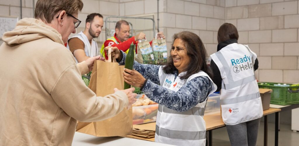 Ready2Helpers ondersteunen met voedselhulp.