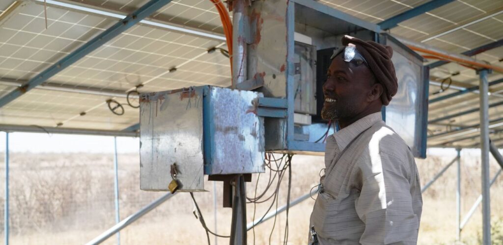 Rode Kruis Ethiopie Niman beheert zonnepanelen van watersysteem