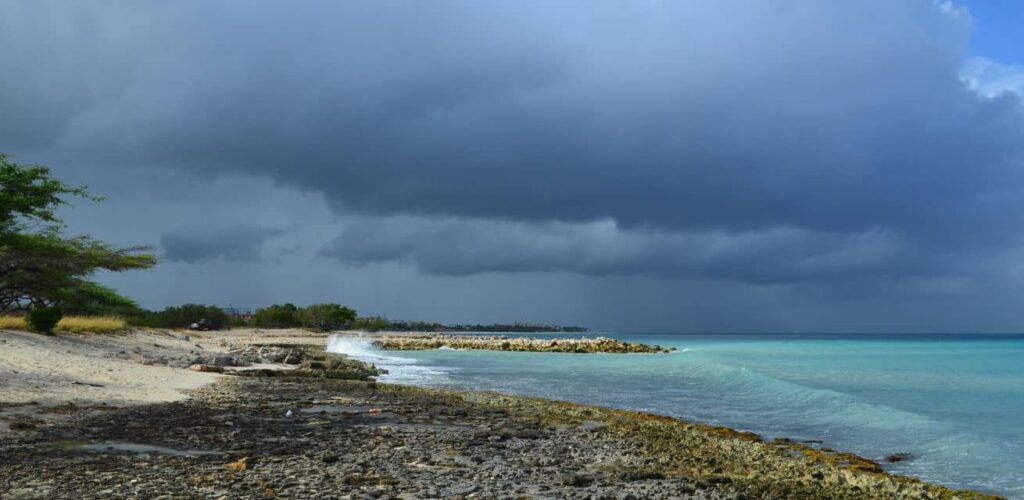 Stockbeeld storm Aruba voor aandacht klimaatverandering Rode Kruis