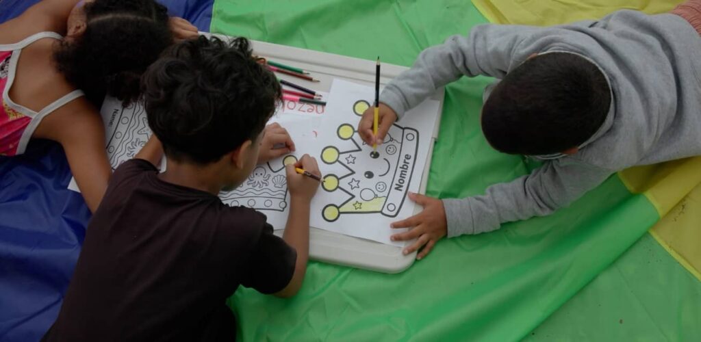 Rode Kruis Venezuela biedt psychosociale ondersteuning aan kinderen na aardbevingen juni 2026