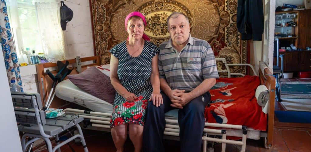 Leonid en Vira moesten vlucht voor het geweld in Oekraine en worden geholpen door het Rode Kruis
