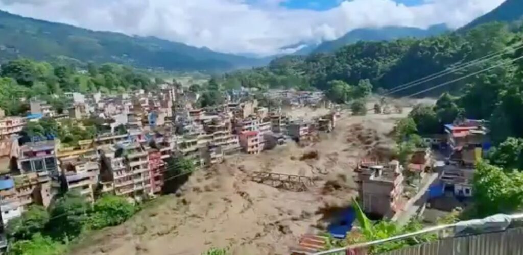Overstromingen richten ravage aan in Nepal: dorpen volledig weggevaagd